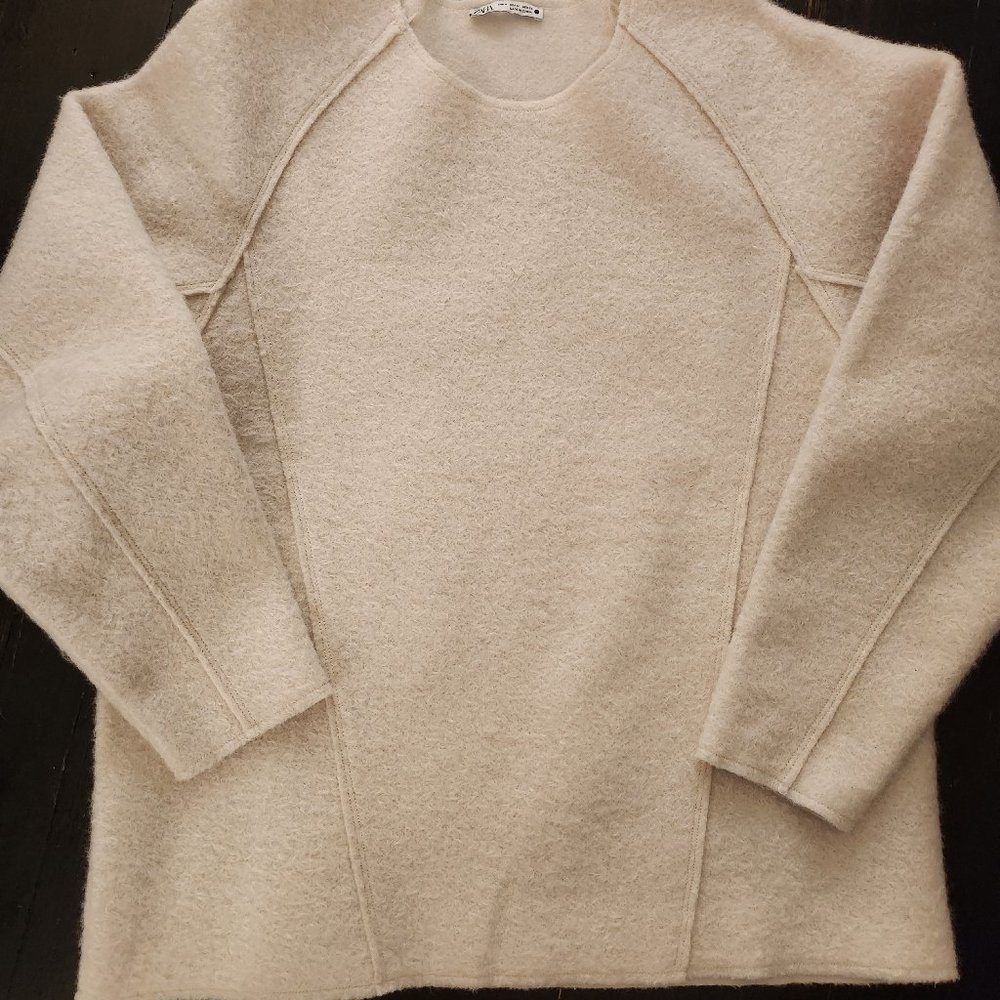 Zara Womens top size mediim cream